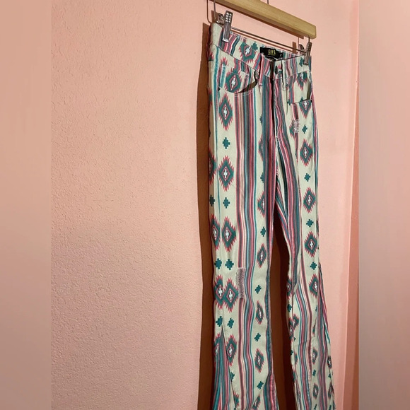 Lucky & Blessed Western Aztec Multicolor Print Mega-Flare Jeans size 2 - Picture 4 of 15